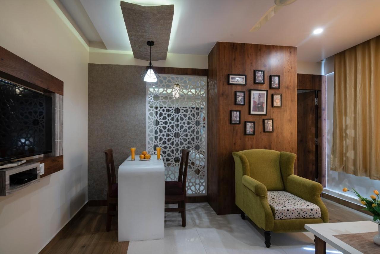 Hotel Monarch International Bangalore Bagian luar foto