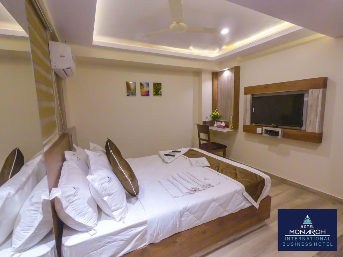 Hotel Monarch International Bangalore Bagian luar foto