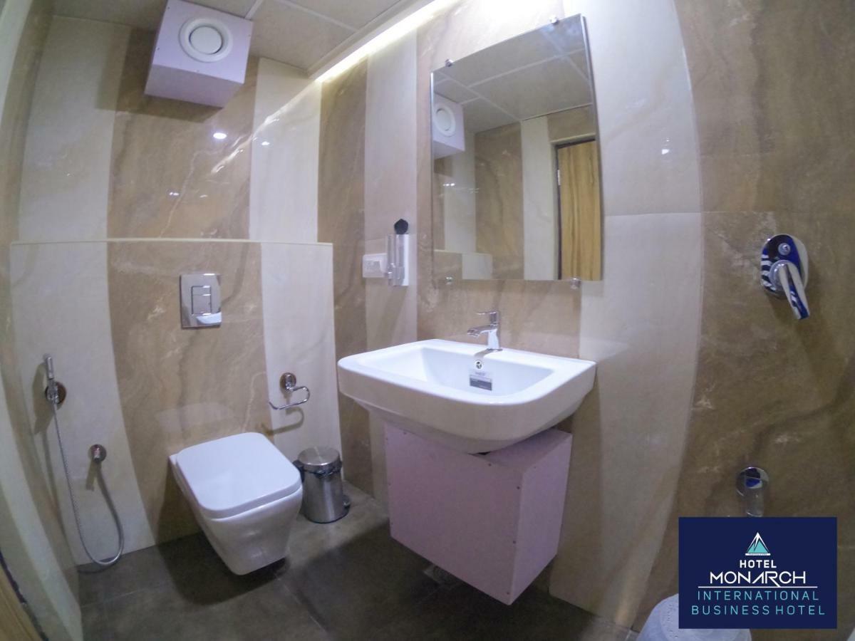 Hotel Monarch International Bangalore Bagian luar foto