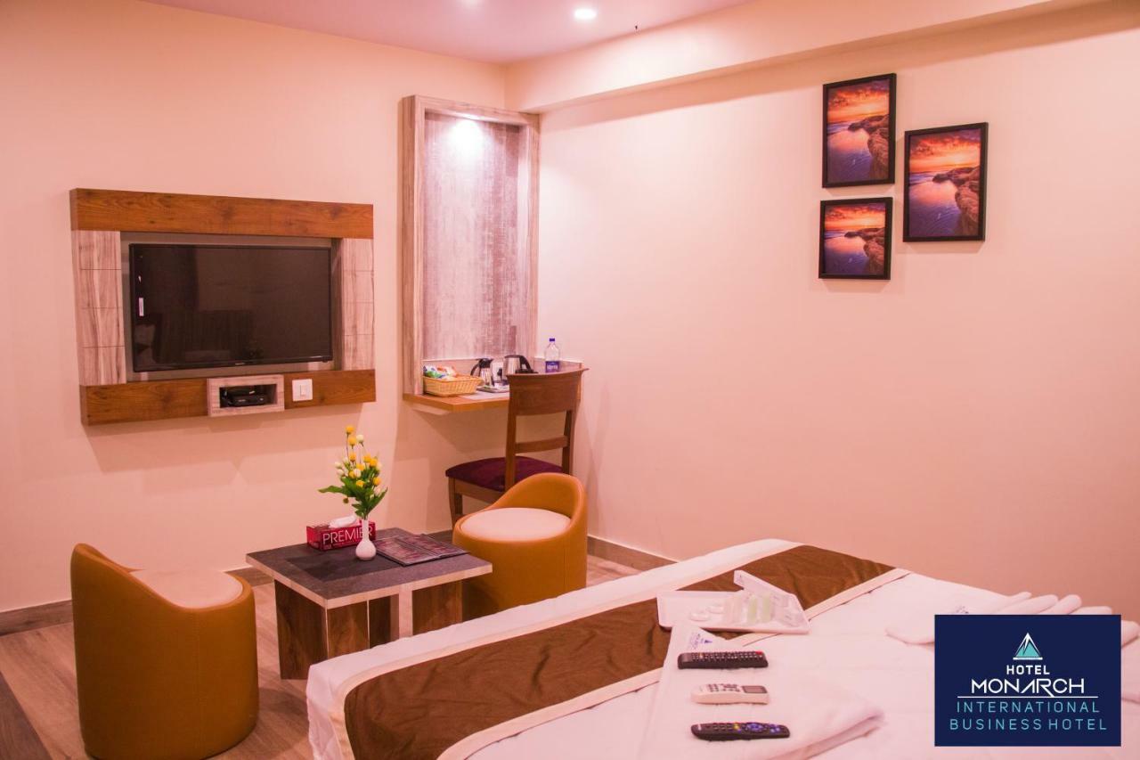 Hotel Monarch International Bangalore Bagian luar foto