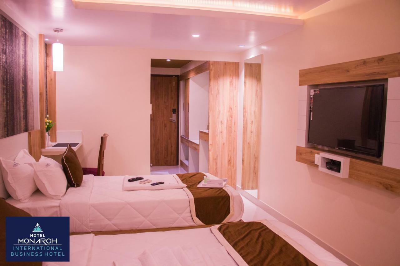 Hotel Monarch International Bangalore Bagian luar foto