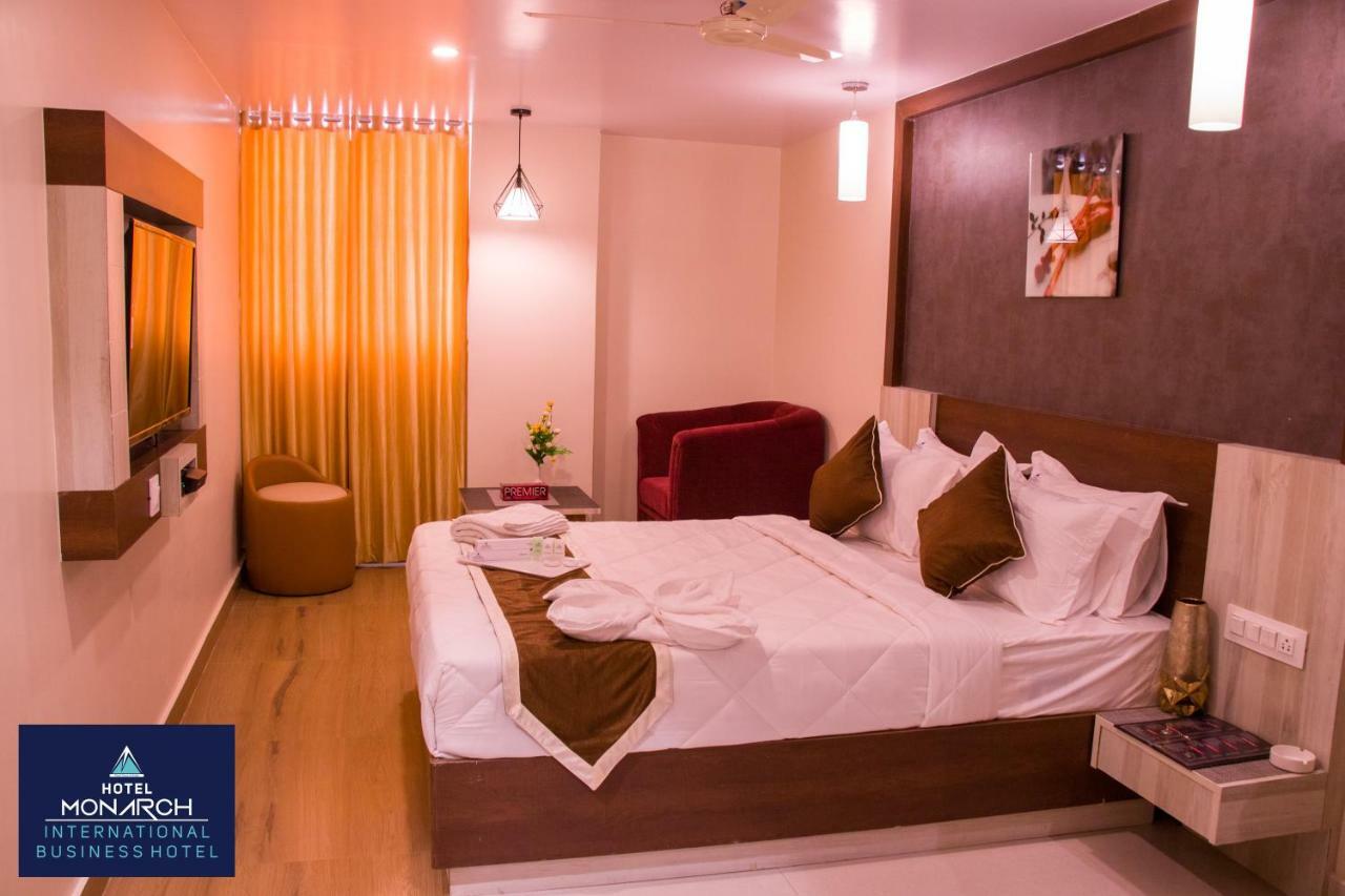 Hotel Monarch International Bangalore Bagian luar foto