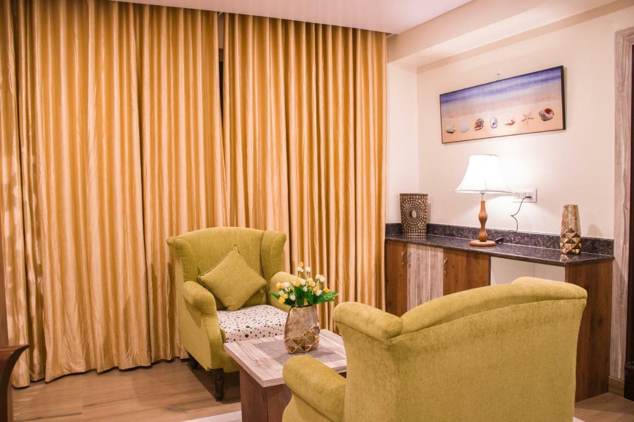 Hotel Monarch International Bangalore Bagian luar foto